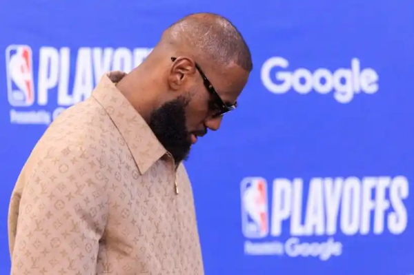 富腾优配 名记曝詹姆斯并非真正被交易 只是发泄情绪施压 湖人现在不想争冠